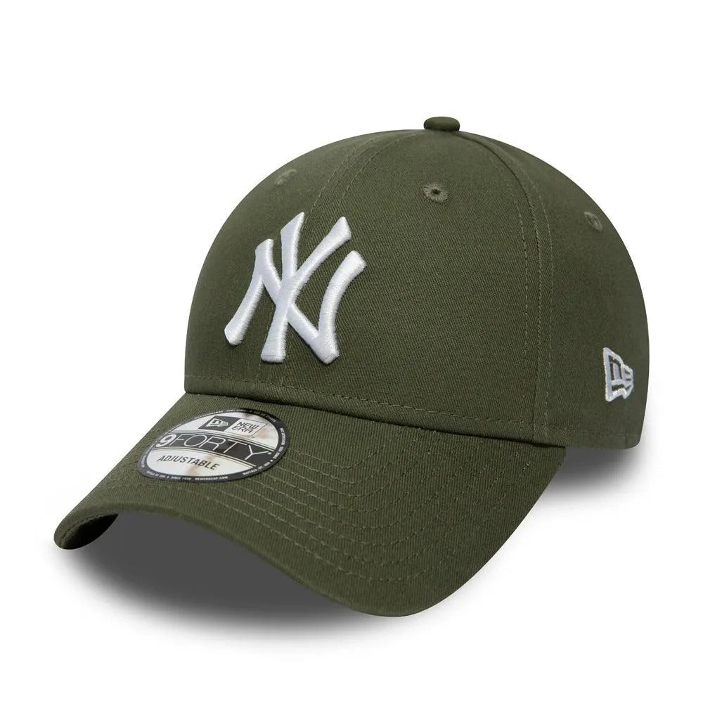 New Era New York Yankees 9FORTY Adjustable Cap in Olive/White