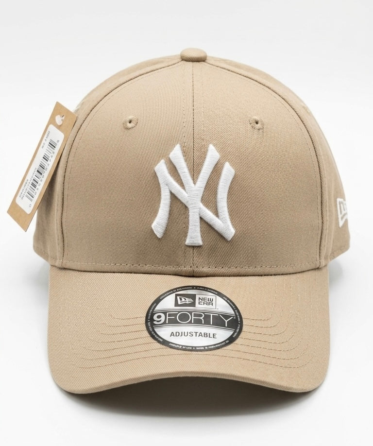New Era New York Yankees League Essential Strapback Cap
